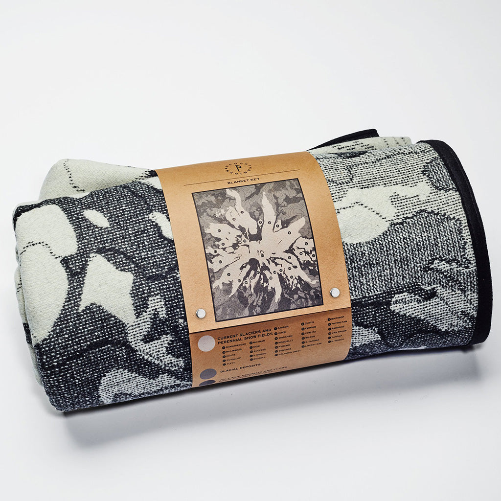 先住民デザイン ブランケット　184x212 The Mt. Rainier Blanket – Northdrinkware Japan